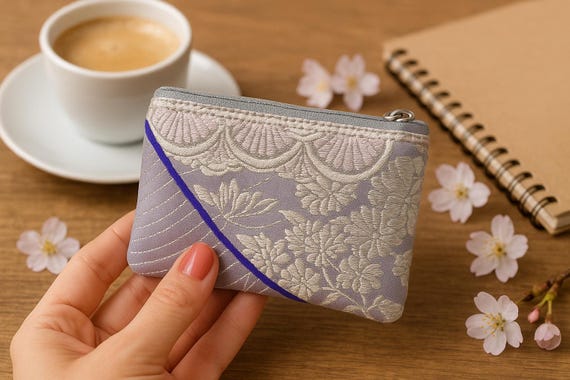 intage Japanese Kimono Obi Kartenhalter – Kiku und Seigaiha Muster in Lila, Weiß und Silber