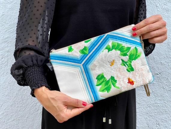 Elegante Clutch handgefertigt aus japanischem vintage Kimonogürtel