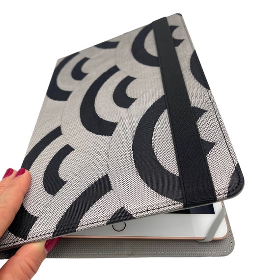 Unique Vintage Japanese Obi Tablet Cover - Sustainable Gift with SEIGAIHA Pattern