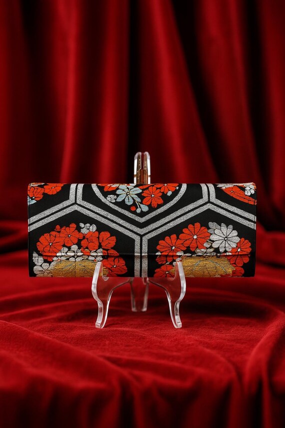 Japanese Elegance Unveiled: Vintage Kimono Clutch with Timeless Symbols and Rich Symbolism