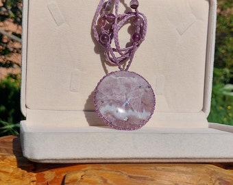 C308 collana in macramè con AMETISTA del Messico, gioiello regolabile realizzato a mano in Italia, amuleto curativa con cristallo naturale