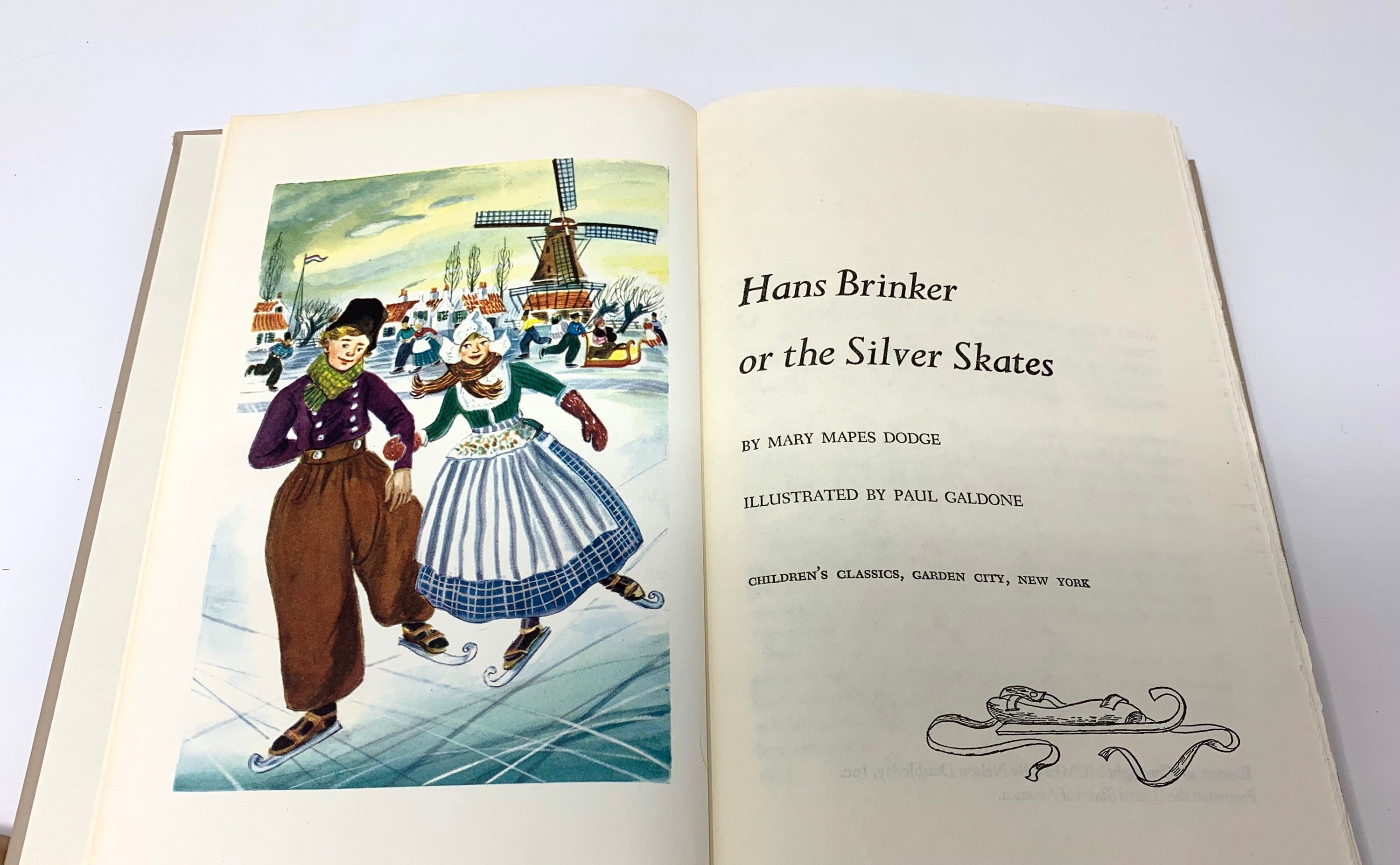 Hans Brinker or the Silver SkatesMary Mapes Dodge1954Childrens