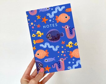 Cuaderno reciclado A5 con caras de peces, diario ilustrado de criaturas marinas