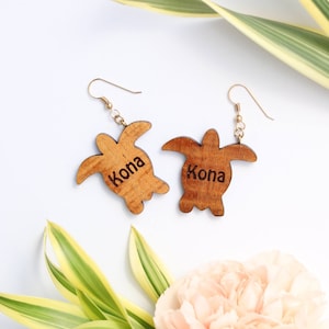 Kona Honu Earrings made with Koa Wood [U&#39;I Collection - Earrings]