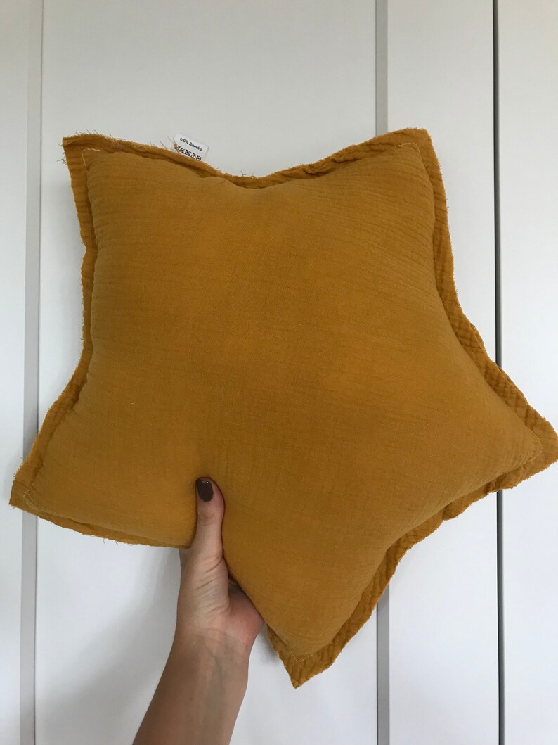 Cuscino in mussola Mustard STAR, cuscino per bambini, cuscino decorativo, cuscino per bambini, biancheria da letto per bambini, arredamento della camera per bambini, cuscino senape, baby star immagine 3