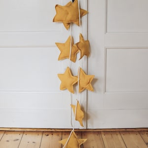 Mustard Star Garland | 100% Linen | Nursery Wall Decor | 9 Soft Stars | Handmade Baby Room Bunting | 200 cm | Sole e Luna | Babotipi |