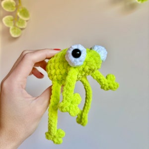 Googly Frog Crochet Plushie | Froggy Amigurumi