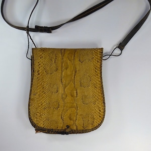 100%本物のパイソンバッグ、ヴィンテージハンドバッグは大きな携帯電話やタブレットなどを収納できます