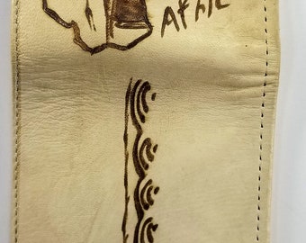 Cartera de cuero pintado a mano continente africano, Billfold, Pocketbook, Bifold, 3er aniversario, regalo de cumpleaños de los hombres, claro y marrón bronceado oscuro