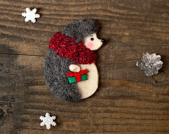 Needle felted brooch «Christmas Hedgehog #5» Wool hedgehog pin Cute hedgehog with a X-mas present New Year's gift brooch Festive accessory