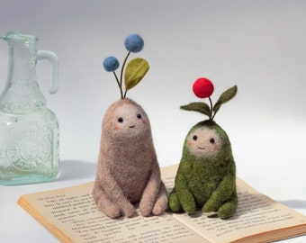 Needle felted plants Felted plants with red & blue berries Decorative forest flower Cute toy plant Little bush figurine Wool fantasy flowers