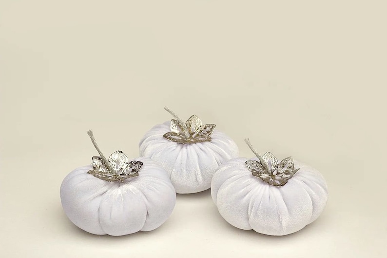 White velvet pumpkins with silver leaves Handmade fabric pumpkins with beads Autumn bridal shower favours Elegant autumn wedding centrepiece medium-sized, 3.2 inches