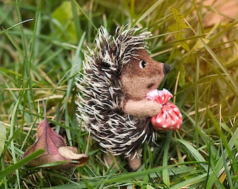 Needle Felted Brooch «Hedgehog with a Bundle» ~ Cartoon-Inspired Hedgehog Pin ~ Handmade Fairytale-Themed Bag Accessory
