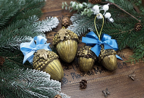 Multicoloured Christmas Tree Acorn Ornaments Acorns for a