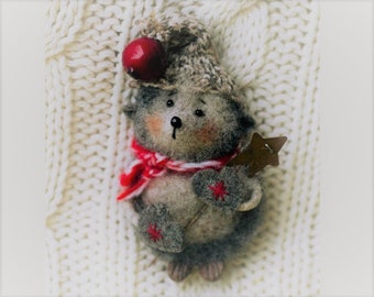 Needle felted brooch «Christmas Hedgehog #1» Handmade wool hedgehog pin Cute hedgehog with a golden star New Year's brooch Festive accessory