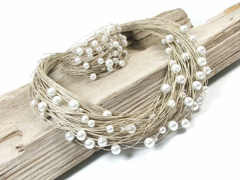 Weiße Perlen auf natürlichen Leinenfäden, Leinen, Edelstahlschmuck, Hochzeitshalskette für Frauen, Öko-Schmuck Bild 9