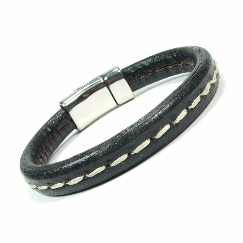marvel gift for men Wolf jewelry Viking wolf bracelet Stainless steel bracelet Black Man leather bracelet Wolf charm Magnet bracelet