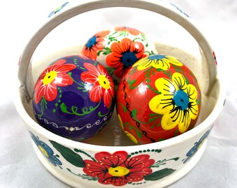 Basket with 3 Easter eggs hand-painted with flowers -Basket with flowers Wooden Eggs- Pysanky -Wooden eggs with a basket- Uova die legno