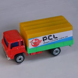 Zabytkowa ciężarówka Ford Box Truck z Hongkongu PCL 2,5" odlewana ciśnieniowo z plastikiem