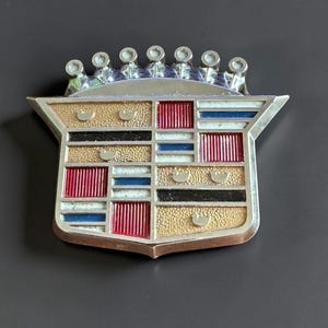 Cadillac badge - Etsy 日本