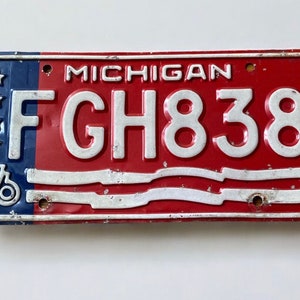 Michigan License Plate 1976 Bicentennial Red White Blue Vintage