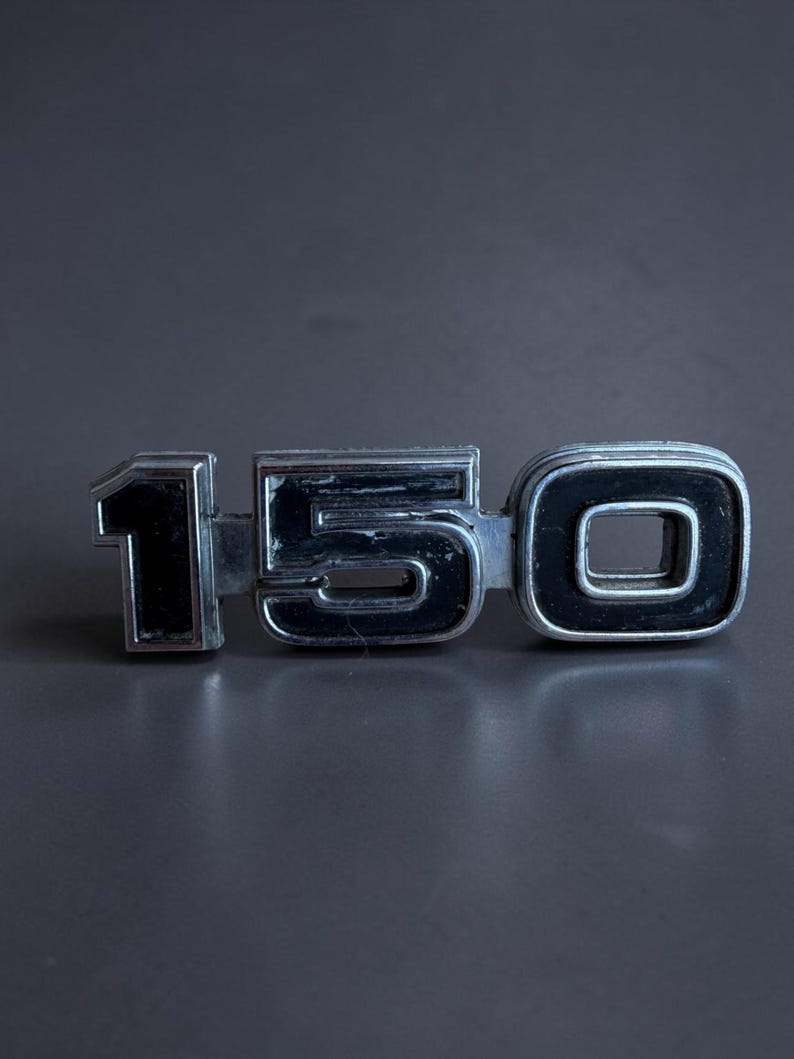 1975–1979 Ford Econoline 150 Fender Emblem OEM D5UB-11291C00-B Vintage ...