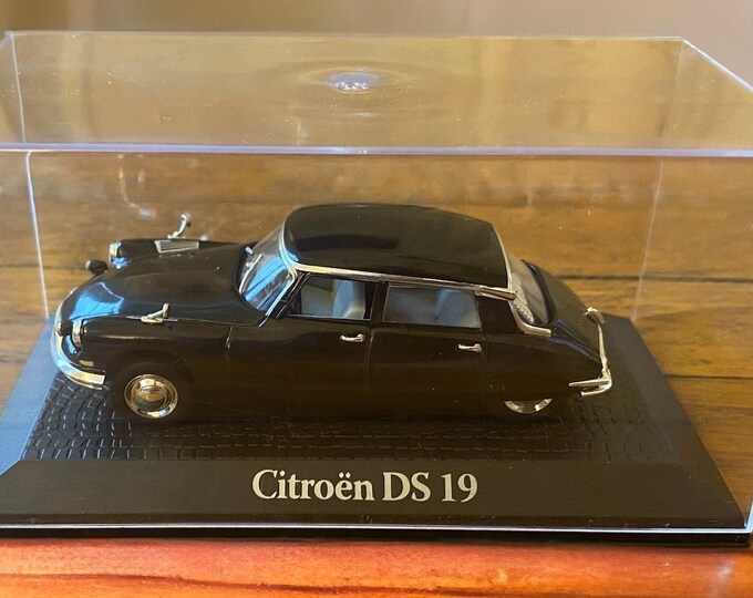Citroën DS 19 Black - 1/43 Scale Model Car | Buy Collectible Miniature