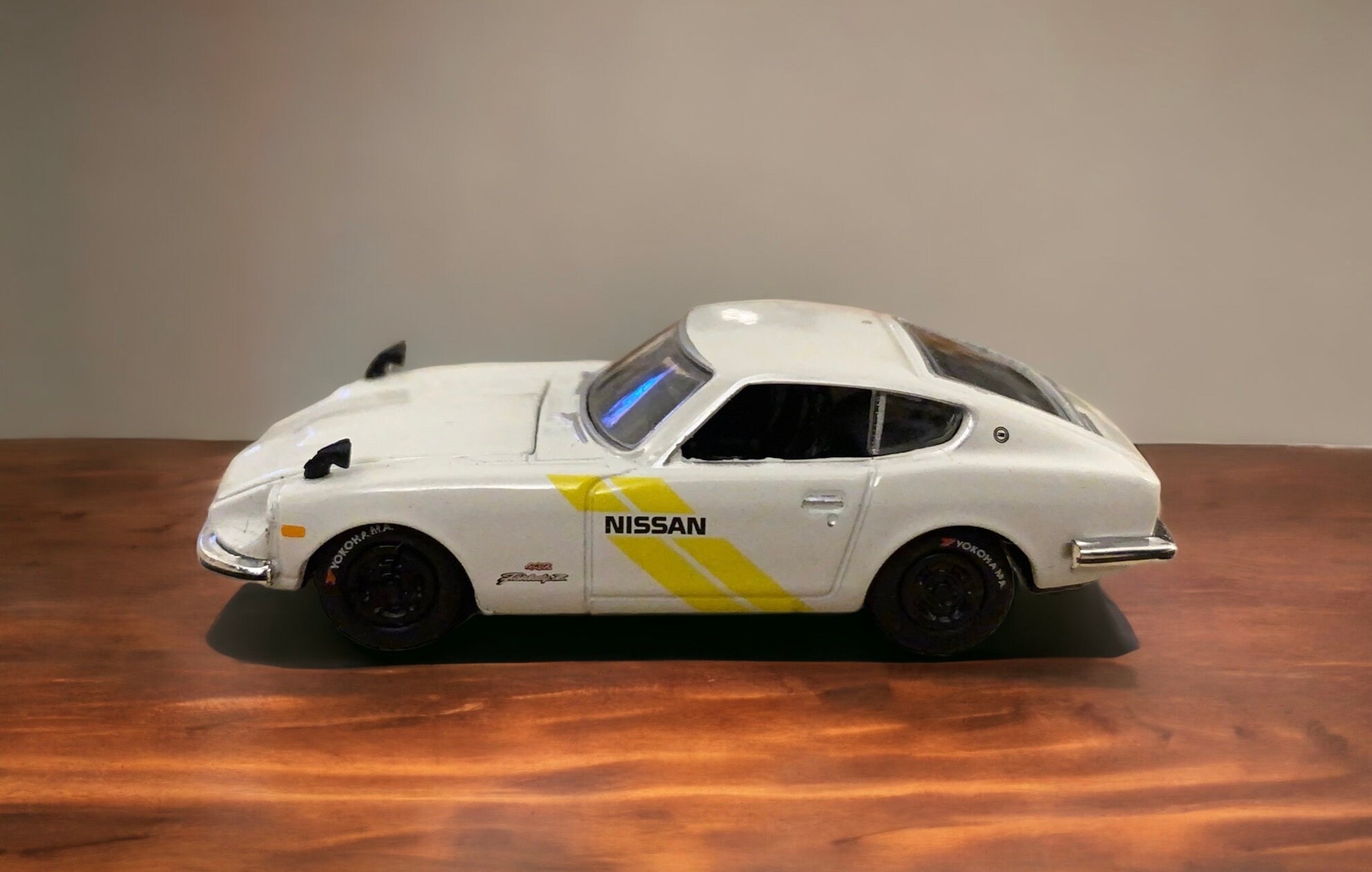 1970 Nissan Fairlady Z432 1/64 Diecast Car 2.5