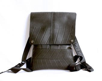 laptop carrier while walking