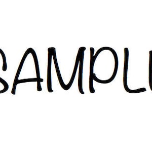 以下が含まれることがあります： 黒い筆記体で書かれた「SAMPLE」という単語