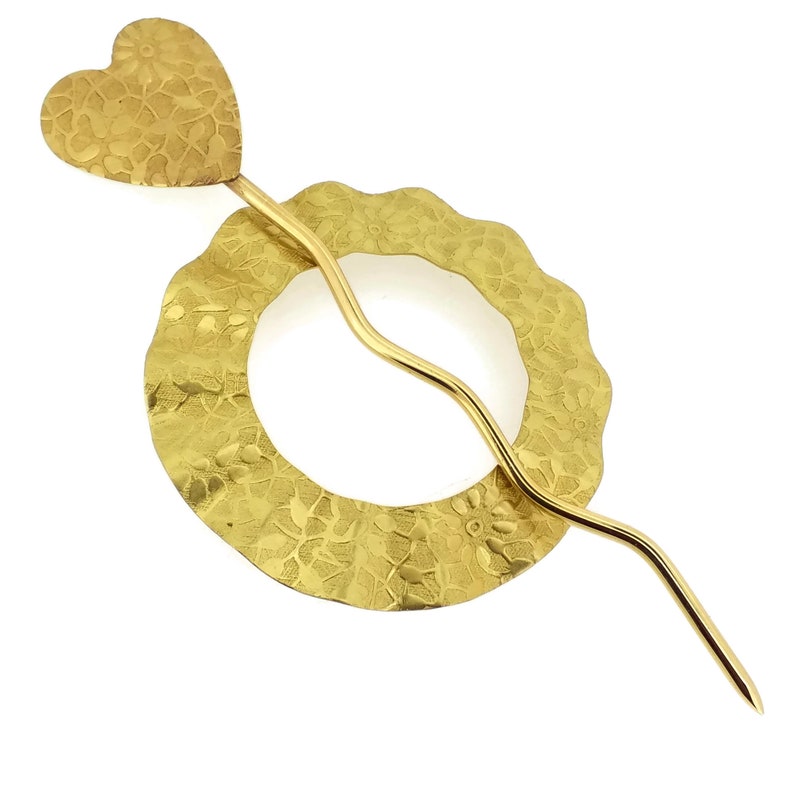 X-Large Size 2.5OD Sweater Pin Brooch Knitter Gifts Hair Pin Embossed Daisy Flowers Hair Stick Kilt Pin Brass Shawl Pin Cowl Pin