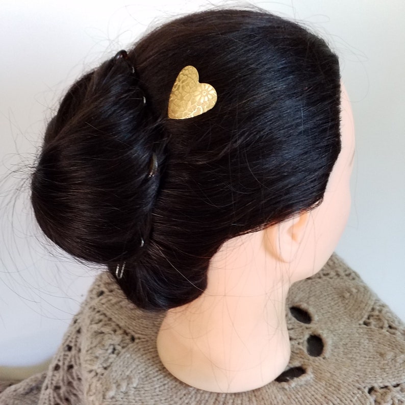 X-Large Size 2.5OD Sweater Pin Brooch Knitter Gifts Hair Pin Embossed Daisy Flowers Hair Stick Kilt Pin Brass Shawl Pin Cowl Pin