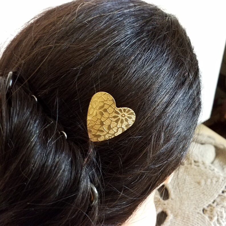 X-Large Size 2.5OD Sweater Pin Brooch Knitter Gifts Hair Pin Embossed Daisy Flowers Hair Stick Kilt Pin Brass Shawl Pin Cowl Pin