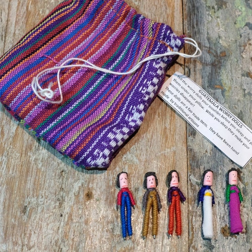 low shipping price 3 GUATEMALAN WORRY DOLLS Trouble Dolls with Colored Pouch