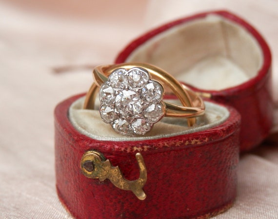 Antique Edwardian diamond daisy ring, independent… - image 5