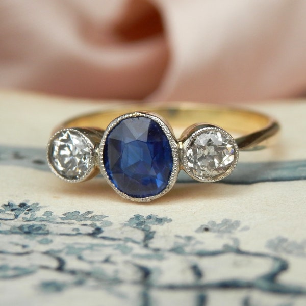 Antique Edwardian sapphire & diamond trilogy ring, independent assessment report, 0.82ct natural sapphire, size K.5/5.5 sizeable