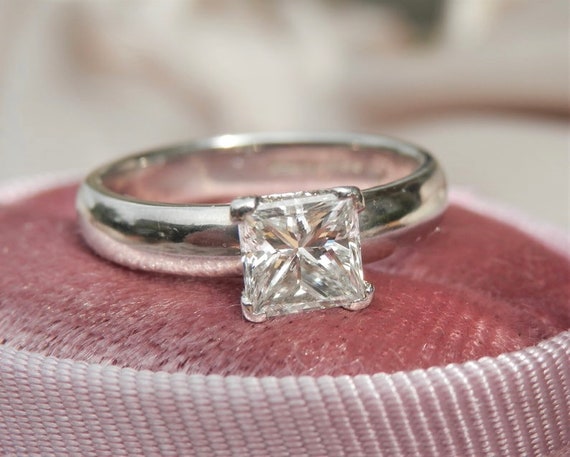 Valutazione anello hotsell con diamante