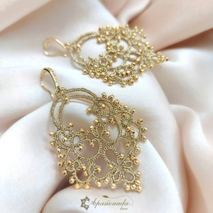 Golden earrings in Tatting technique zdjęcie 3