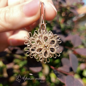 Fine lace earrings, minimalist earrings rose gold color, Tatting earrings, handmade earrings zdjęcie 1