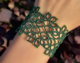 Emerald green Tatting bracelet, lace bracelet, handmade bracelet technique Tatting, Unique handmade gift for girl and woman