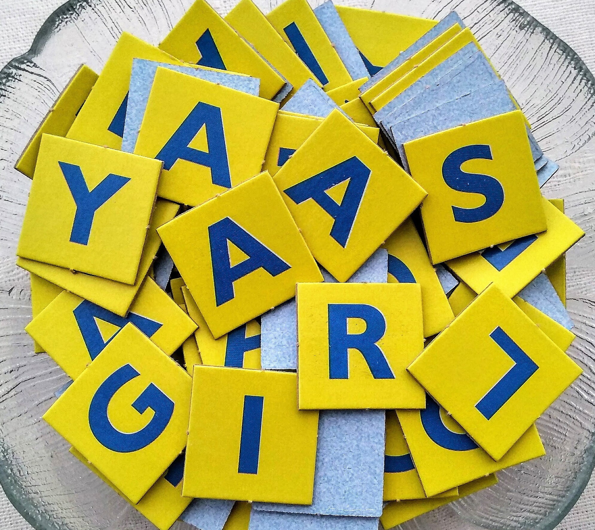101 SCRABBLE Junior Jr Tiles Letters Yellow Blue Alphabet