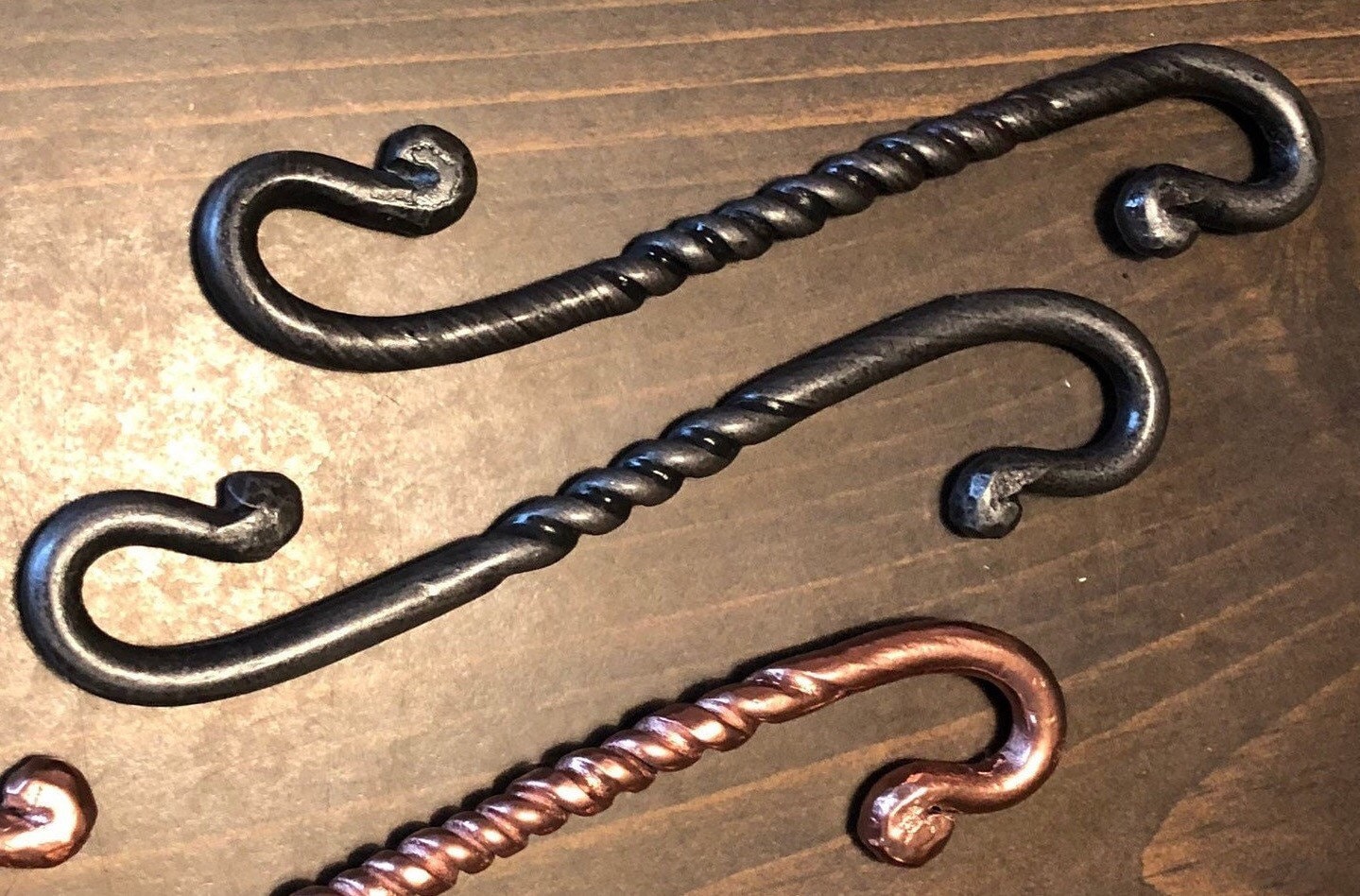 Hand Made Blacksmith S Hook Forged Iron Art Curvy Round Twist Designer  Kitchen Basic Hanger -  Israel