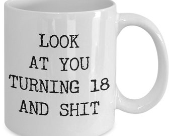 Regalos de cumpleaños número 18 Ideas divertidas de regalos de cumpleaños para una feliz fiesta de cumpleaños número 18 Regalos de cumpleaños número 18 Regalos de broma de cumpleaños Mírate Taza Taza de café