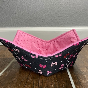 Microwave Bowl Cozy, Soup Bowl Cozy, Black with Pink and Red Bows Bowl Cozy