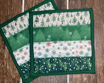 Christmas Pot holders, Quilted Potholders Set of 2, Hot Pads, Pot Holder Gift Set, Quilted Mug Rugs, Fabric Hot Pad, Christmas Decor
