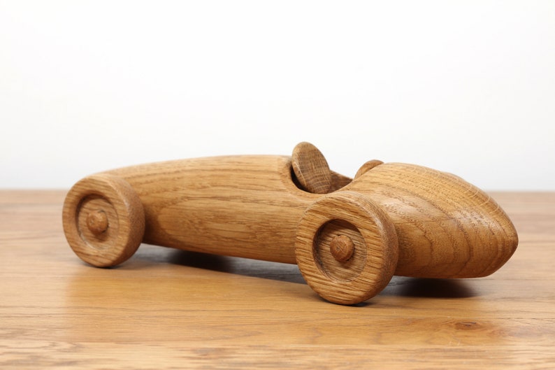 Ferrari 500 F2 inspired racing car. Executive desk toy, 1950s oak wooden car collectible. Great gift for car enthusiast image 3