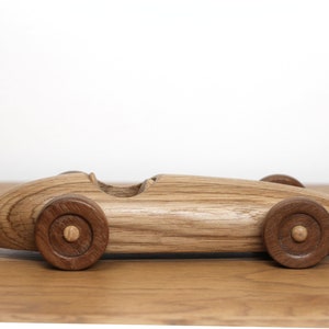 Ferrari 500 F2 inspired racing car. Executive desk toy, 1950s oak wooden car collectible. Great gift for car enthusiast image 8