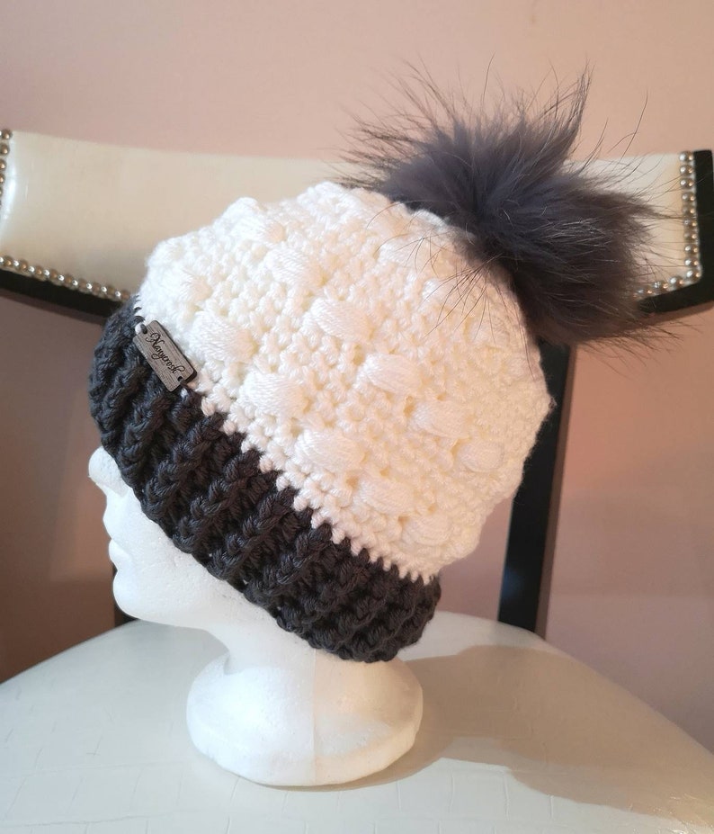 Fancy crochet tuque with fur pompom