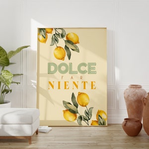 Arte DIGITAL para impressão de Dolce Far Niente Lemons, citação italiana, pôster de viagens da Itália, língua italiana, arte de parede amarela e verde sálvia, arte da Itália