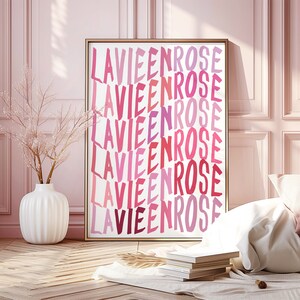 Cartel de La Vie En Rose, cita francesa, colorido arte retro femenino rosa, dicho en francés, impresión de arte francés rosa, vida en rosa